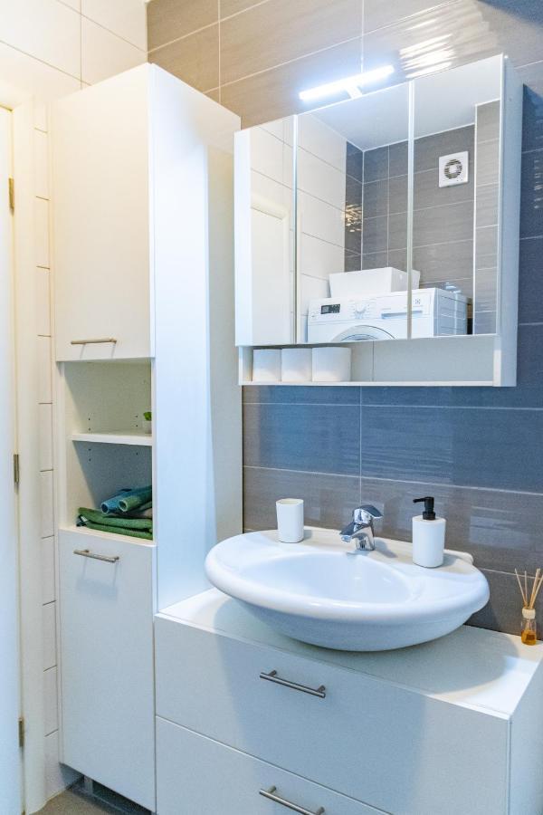 Flexible Selfcheckins 23 - Zagreb - Garage - Electric Vehicle Ccharger - Loggia - New - Luxury Apartment Luaran gambar